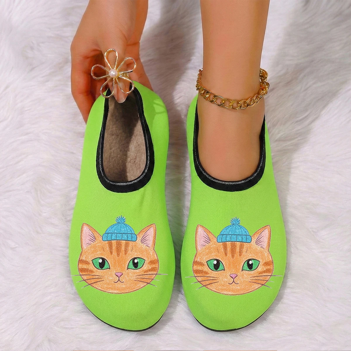 حيوانات صغيرة لطيفة يمكن ارتداؤها في الفصول الأربعة، شبشب أرضي داخلي عالي المرونة ومضاد للانزلاق مطبوع عليه قطة من جلد الغزال يسمح بمرور الهواء