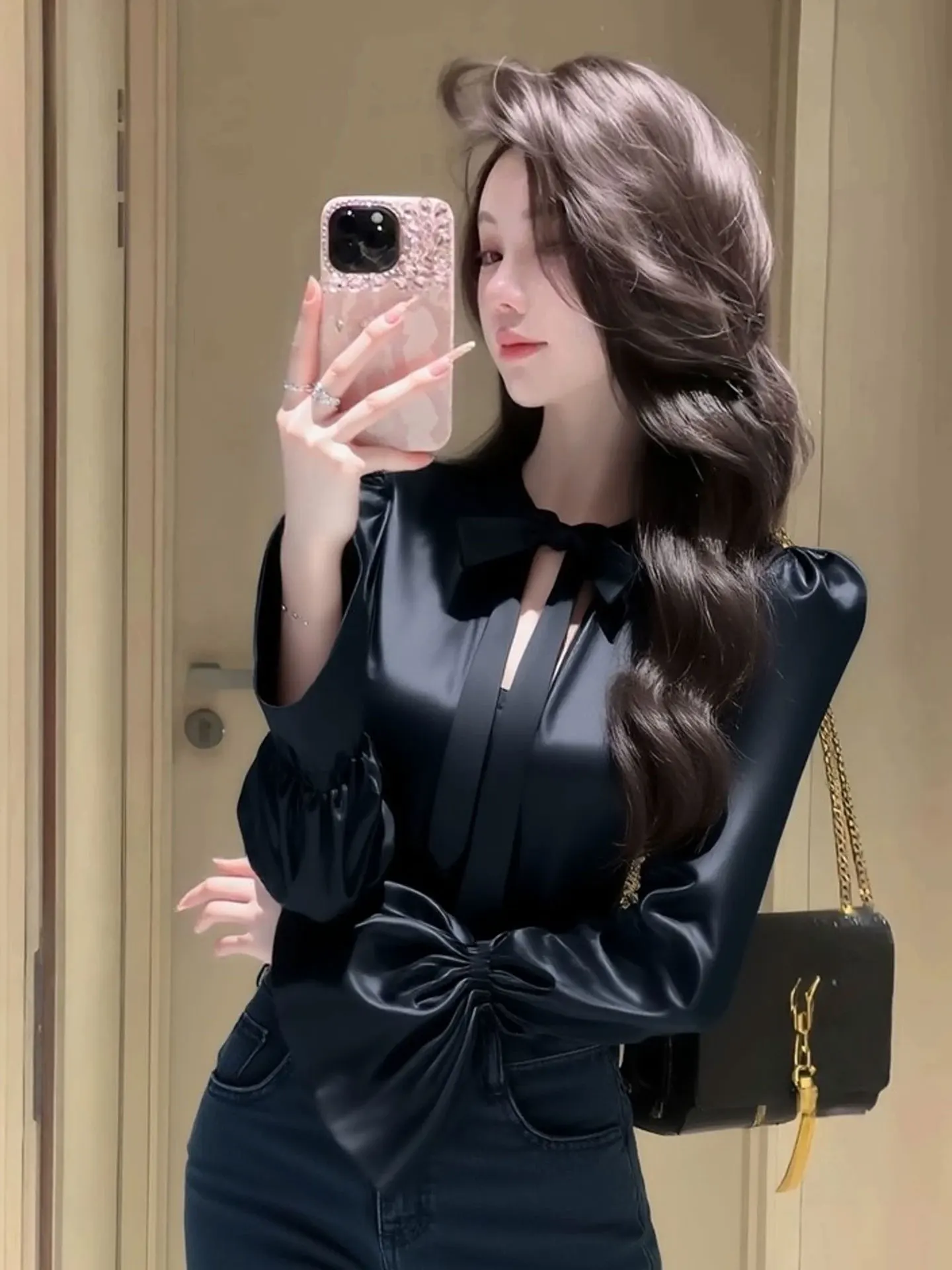 

Элегантный черный атласный топ с длинными рукавами в корейском стиле, приталенный, модный, для весеннего повседневного образа от uYanQi