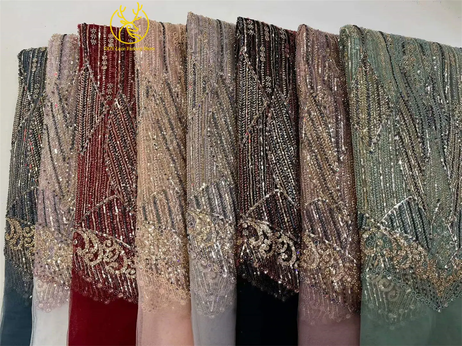 Hochwertiger, luxuriöser nigerianischer Perlen-Pailletten-Spitzenstoff im neuen Stil, weinroter afrikanischer Spitzenstoff, französische Spitze für Damen-Partykleider – Detail 3