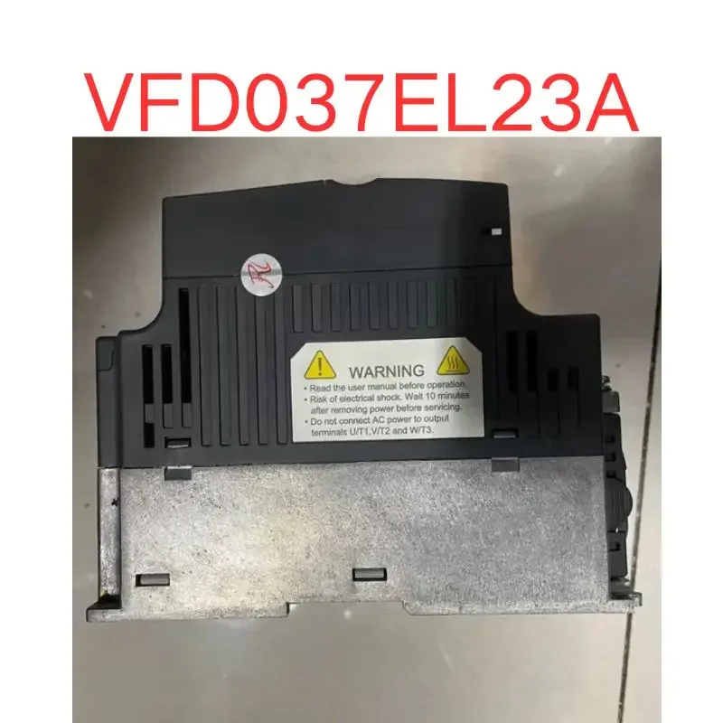 L'inverter VFD037EL23A 3.7KW di seconda mano è stato testato bene e spedito rapidamente