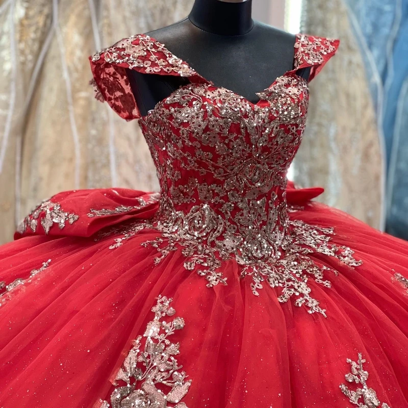 Red Shiny V-Neck Princess Ball Gown Quinceanera Dress Gold Appliques Lace Birthday Party Gown Tassel Prom Dresses Vestido De 15