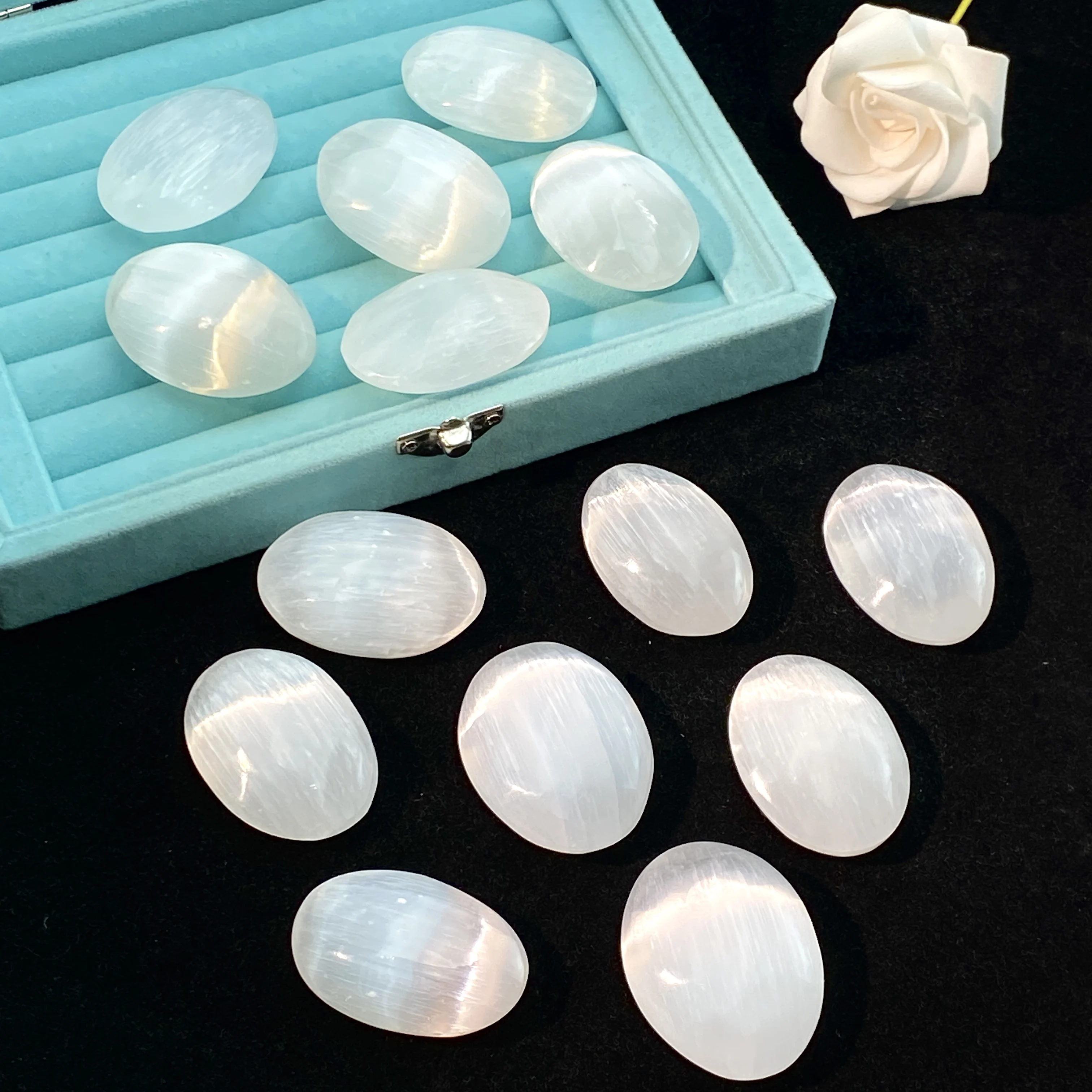 1PC High Quality Natural Selenite Palm,Birthday Gift,Men/Women Gift,Scene Decoration,Crystal Ornaments,Table Decoration. view 4