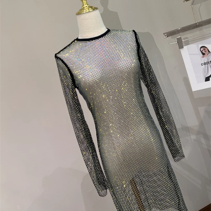 Damen-Abendkleid aus Netzstoff mit Strasssteinen, Rundhalsausschnitt, glitzerndes, durchsichtiges Kleid mit Diamant-Ausschnitten, Party-, Nachtclub-, Festival- und Rave-Kleidung – Detail 7