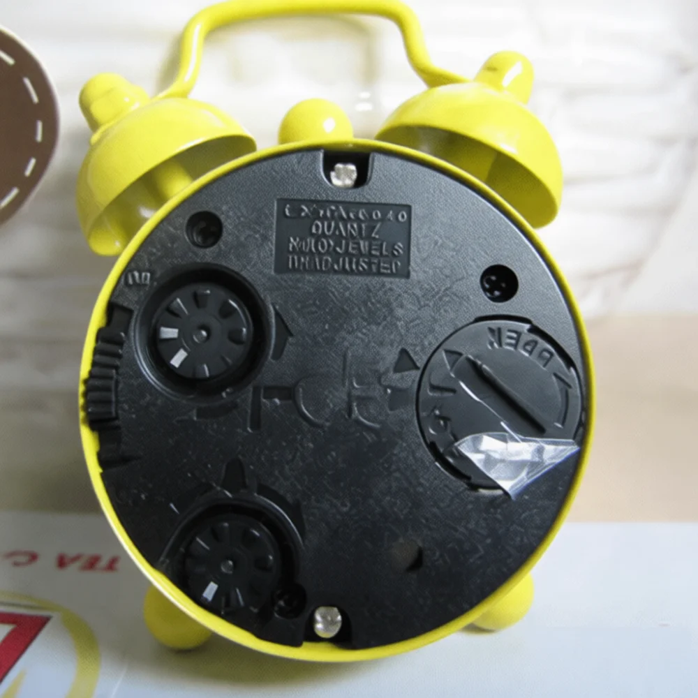 Portable Cartoon Metal Mini Alarm Clock Creative Desktop Decorative Table Time Piece Quartz Student Gift Bedroom Supply Utility