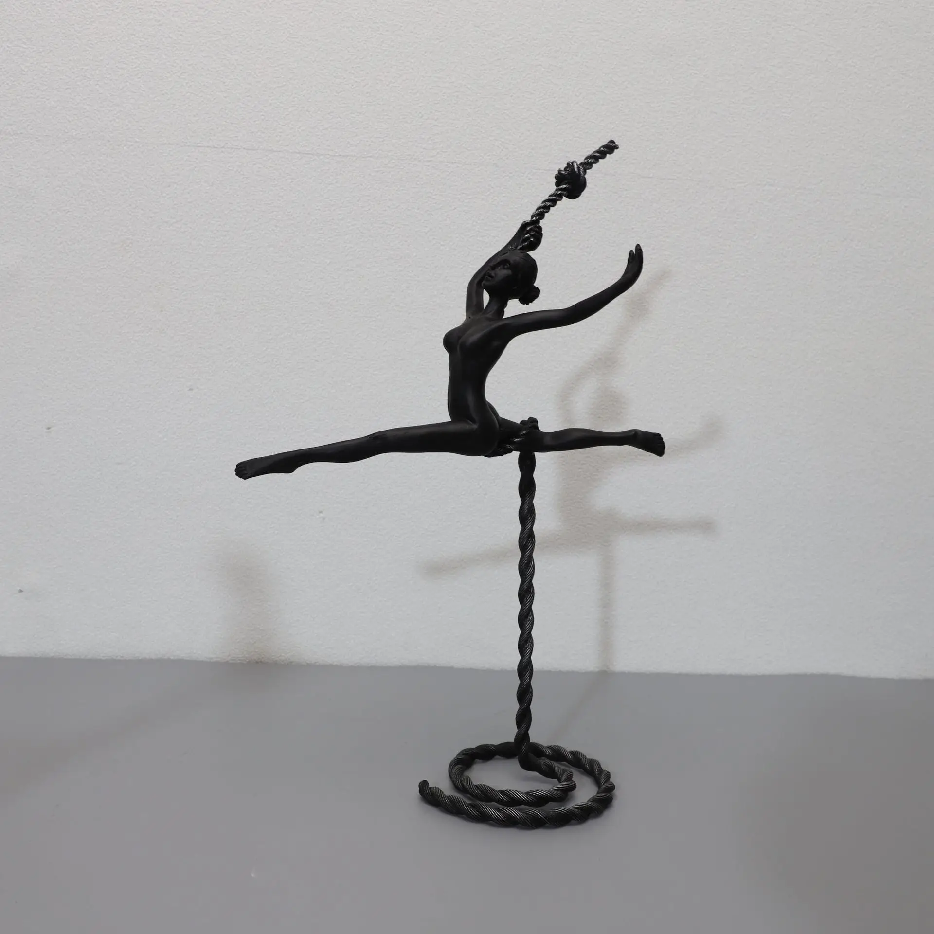 sculptures-de-figurines-acrobatiques-en-fonte-metallique-sculptures-de-modeles-de-figurines-d'art-abstrait-noir-decoration-de-maison-ornements-de-bureau