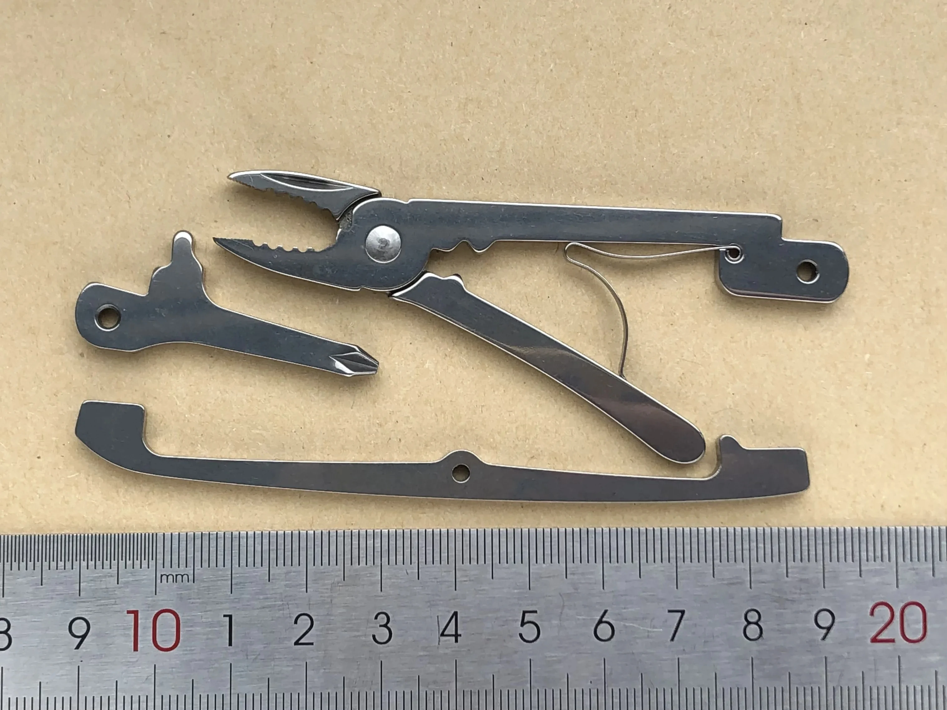 

Replacement Pliers, Phillips Screwdriver and Back Spacer for 111mm Victorinox Swiss Army Knife