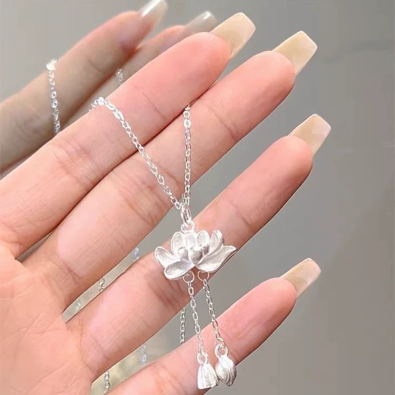 Silver Color Lotus Pendant Necklace with Tassel Short Chain Choker Necklaces Fashion Metal Flower Neck Jewelry for Women Gifts