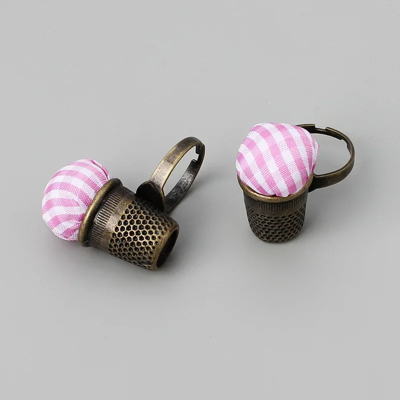1pc Sewing Kit Type of DIY Sewing Tool of Thimble + Ring Pin Cushion for Needlework, Handcraft
