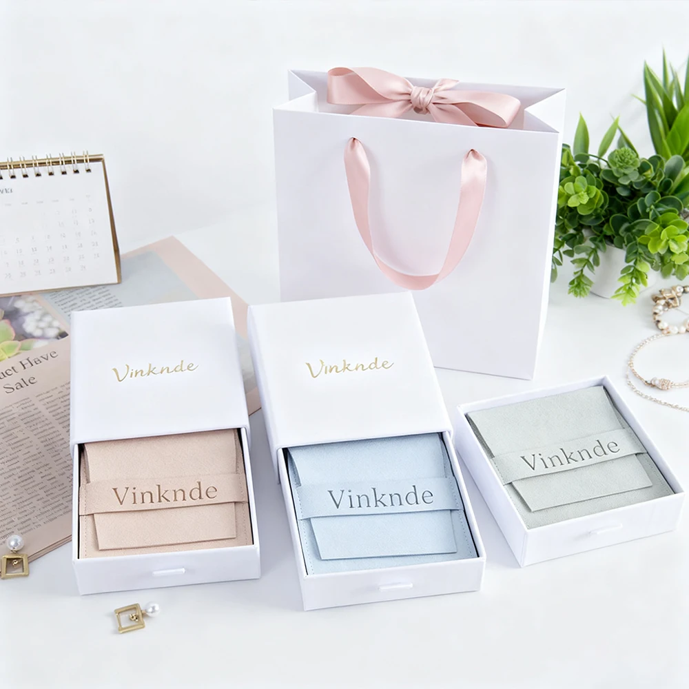 

Кольца из микрофибры, серьги, ожерелье, подарочная упаковка, сумка для ювелирных изделий, сумка с логотипом, изготовленный на заказ 8*8*2,5 см, белый бумажный ящик, упаковочные коробки