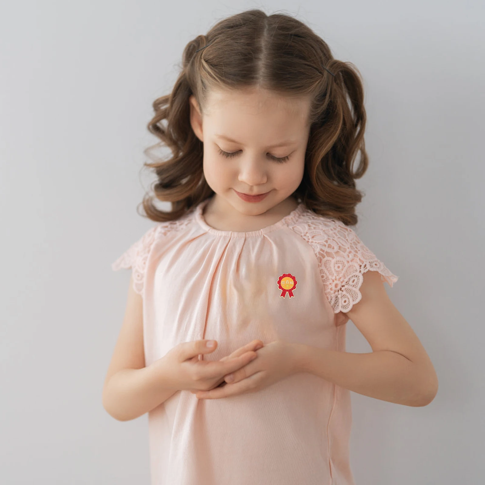 

Kindergarten Graduation Medals Pin Corsage Colorful Lapel Pins Gift Party Award Alloy Badges
