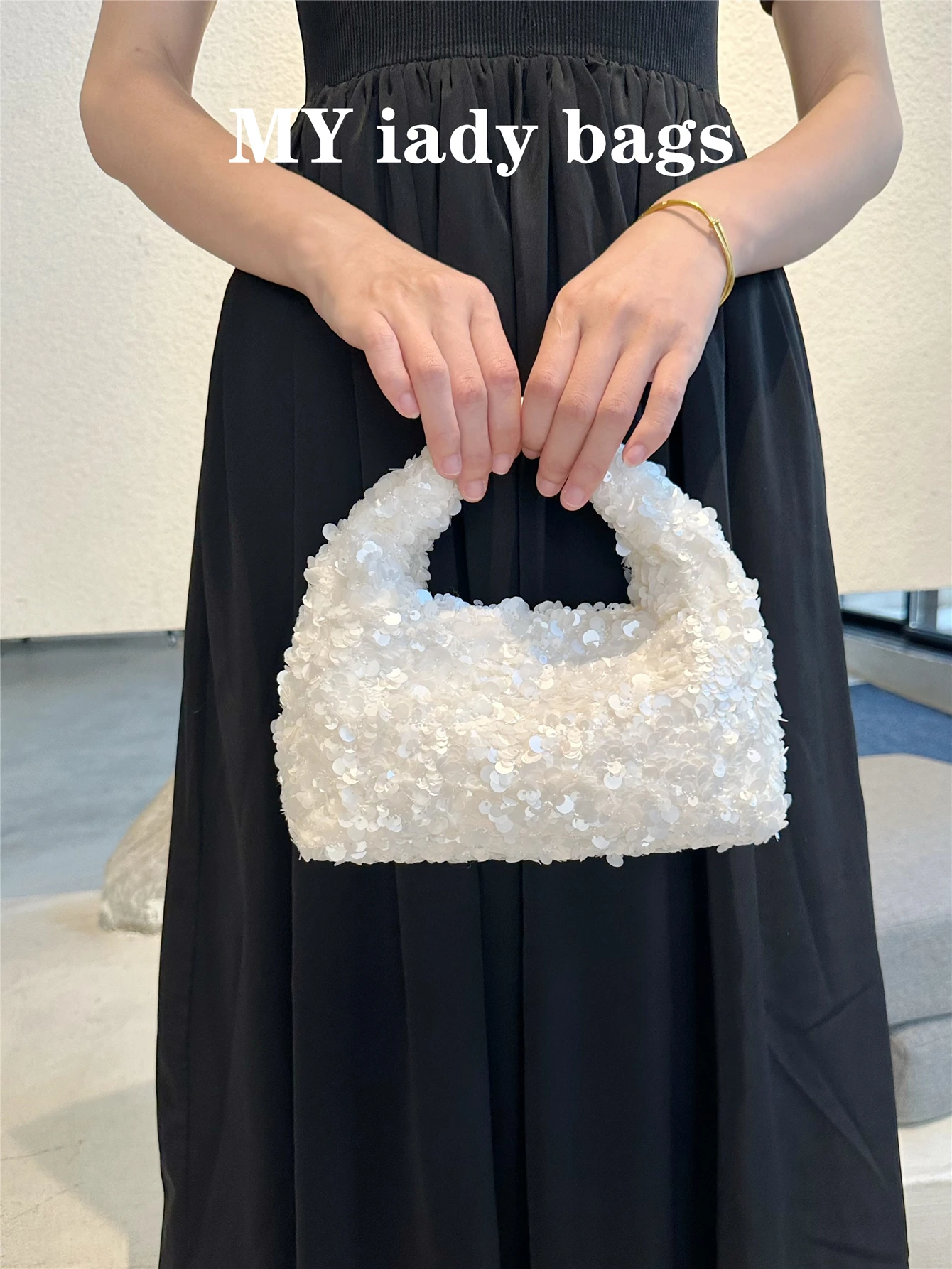 

Handmade Sweet Lady Goddess Bead Chain Crossbody Bag New Design Summer 2025 Small Square Bag Daily Match Pure Color