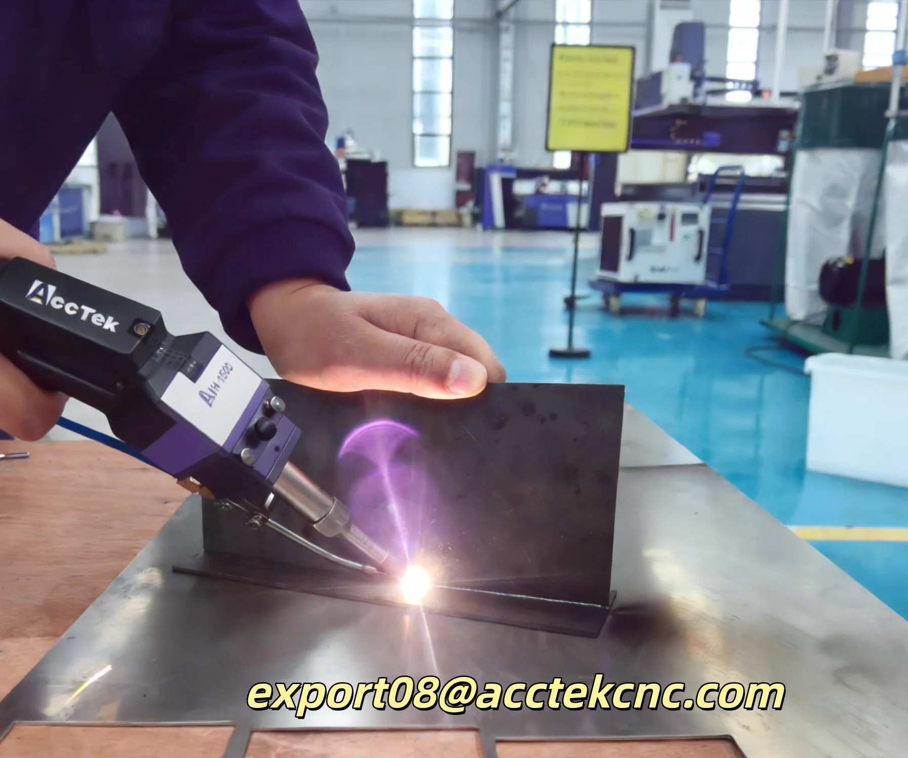 Household 220v Fiber Laser Welding Machines Auto Feeding 1500W Optional Welding Machine Laser for Carbon Steel Metal Welding