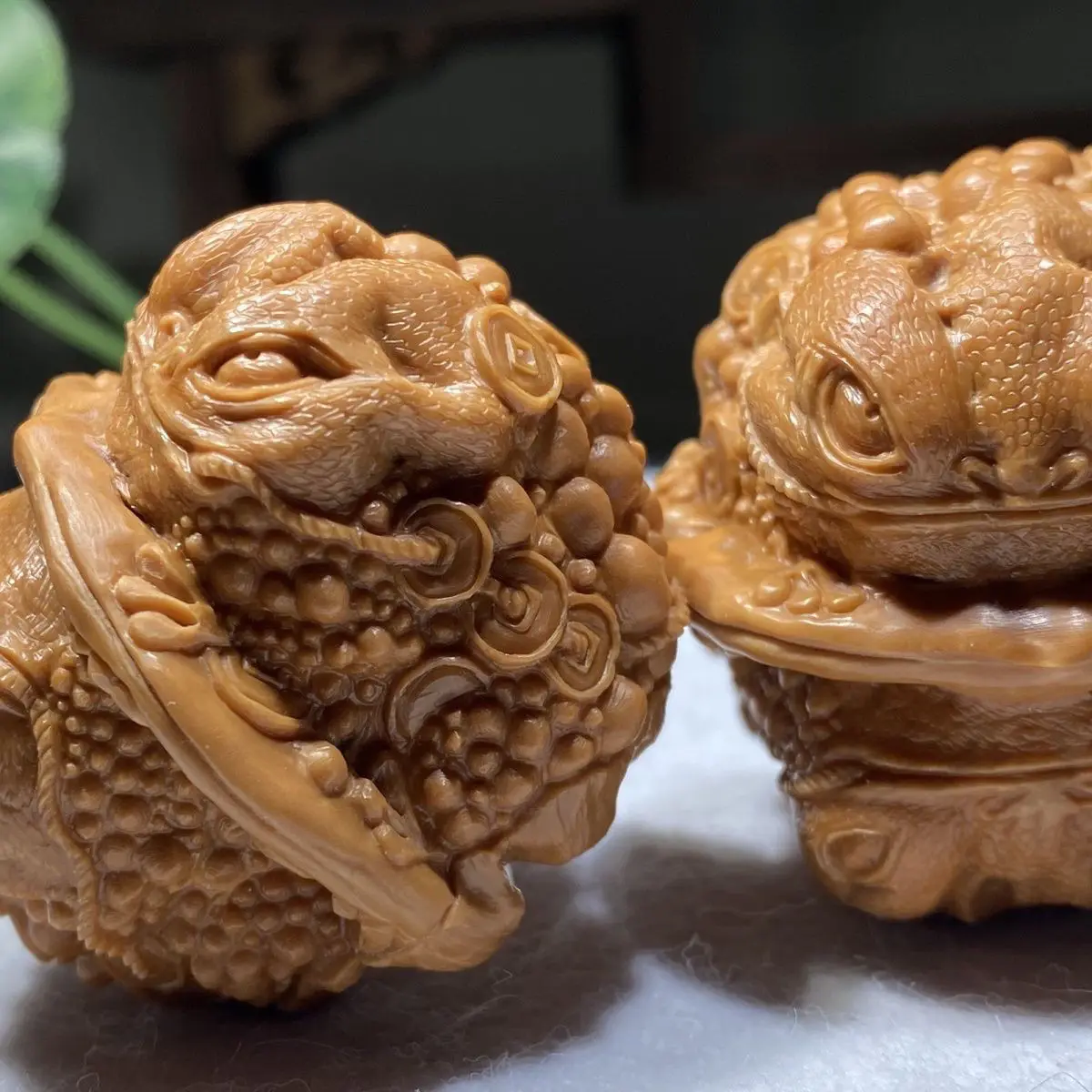 40 Sizes of Play Walnuts Yanqing Toad Head Carving Golden Toad Big Open Back Lion Head Wild Handles Unisex Ornaments Decorations