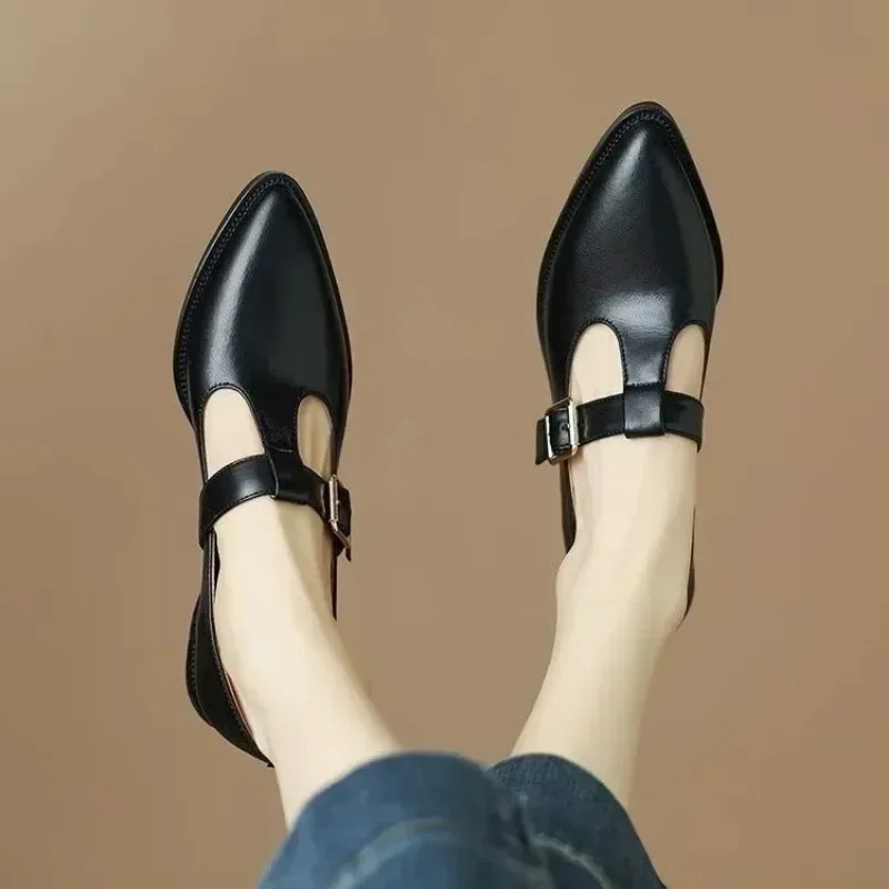 Vintage Belt Buckle Pointed Single Shoes for Women 2023 Spring New Soft Leather British Small Leather Shoes Thick Mid-heel