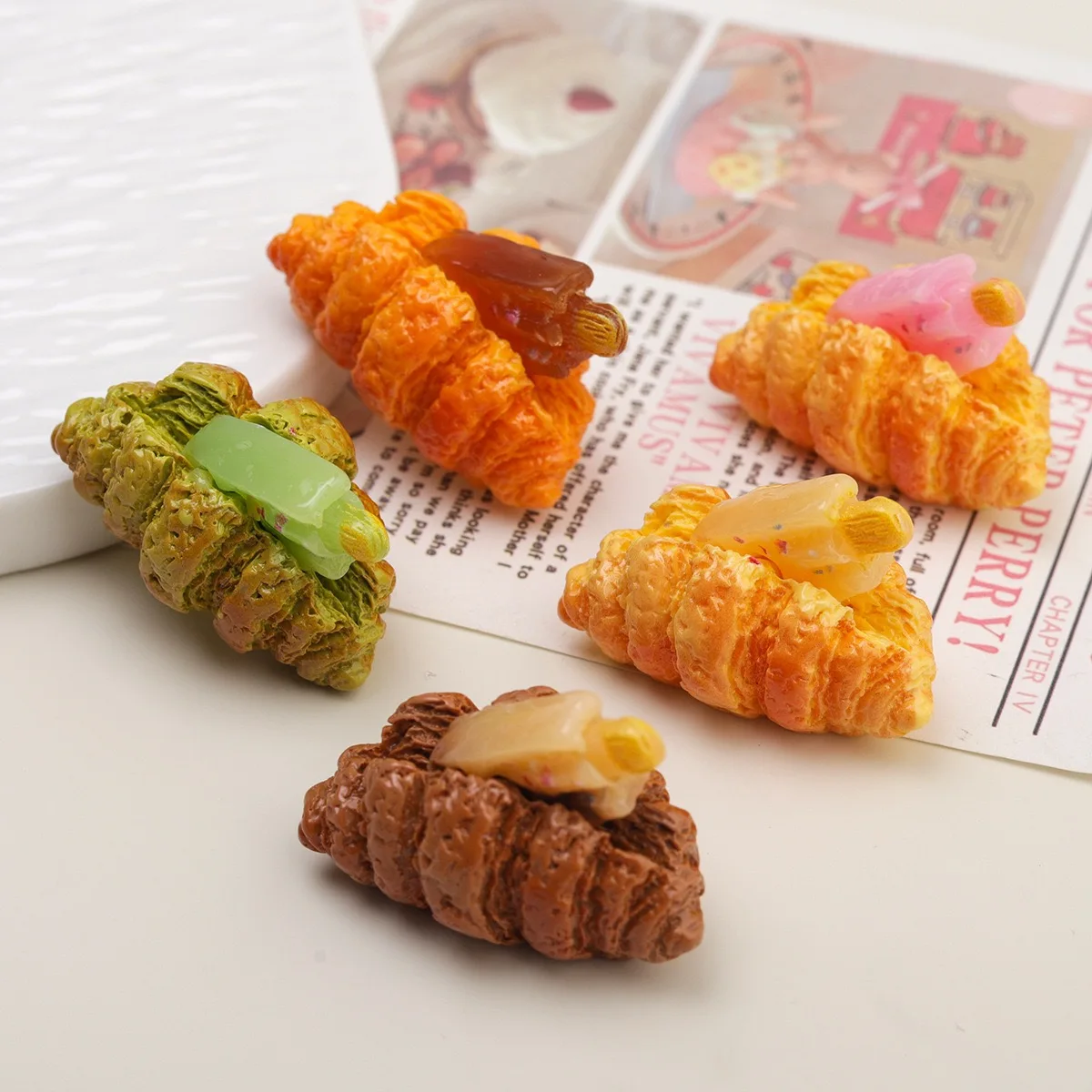 Simulated Croissant Resin Foods Cabochons 10pcs 3D Bread Food Play Embellishments DIY Jewelry Craft Decoration Accessories