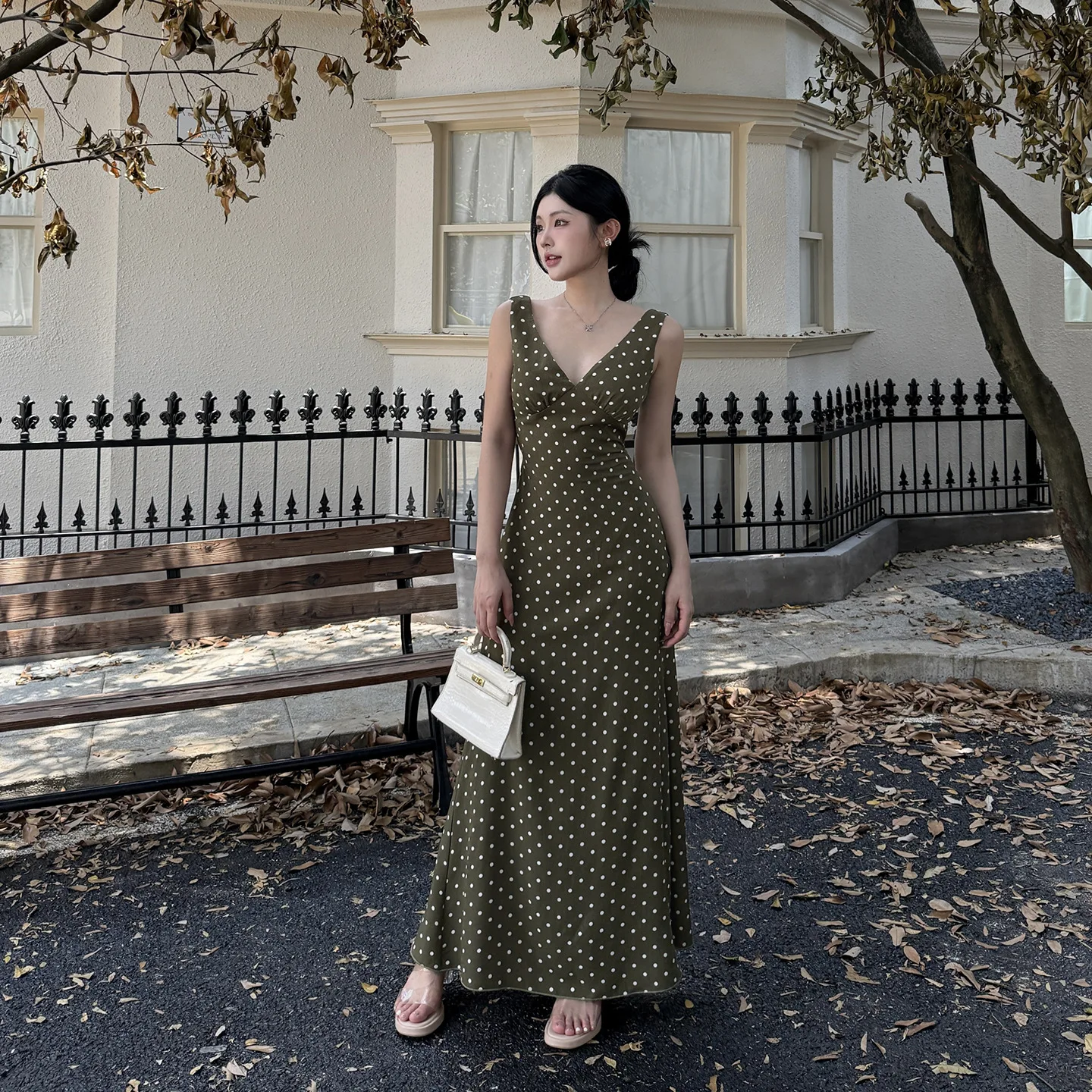 Sukienka midi w kropki w stylu francuskim, zielona, głęboki dekolt w serek, bandażowe detaliki, bez rękawów, czarna szyfonowa sukienka dla kobiet, letnie wakacje, vestidoes