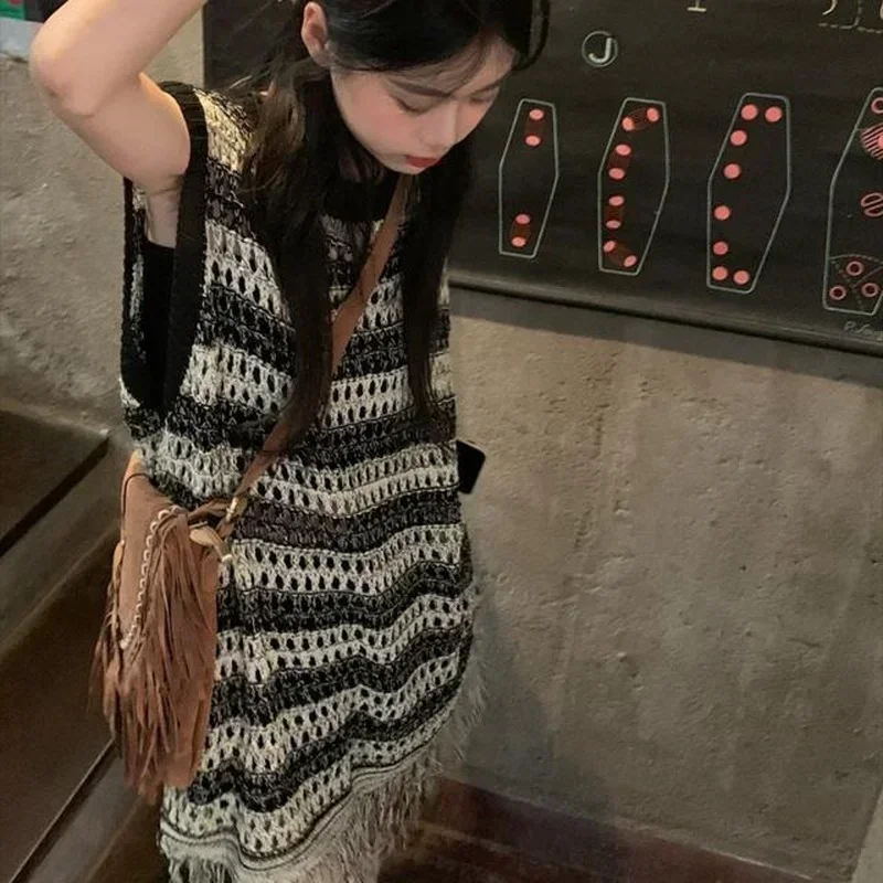 Fashion Mujer Casual Loose Long Vests New Summer Sleeveless Knitted Vest O Neck Striped Hollow Out Tassel Vintage PTKPCC