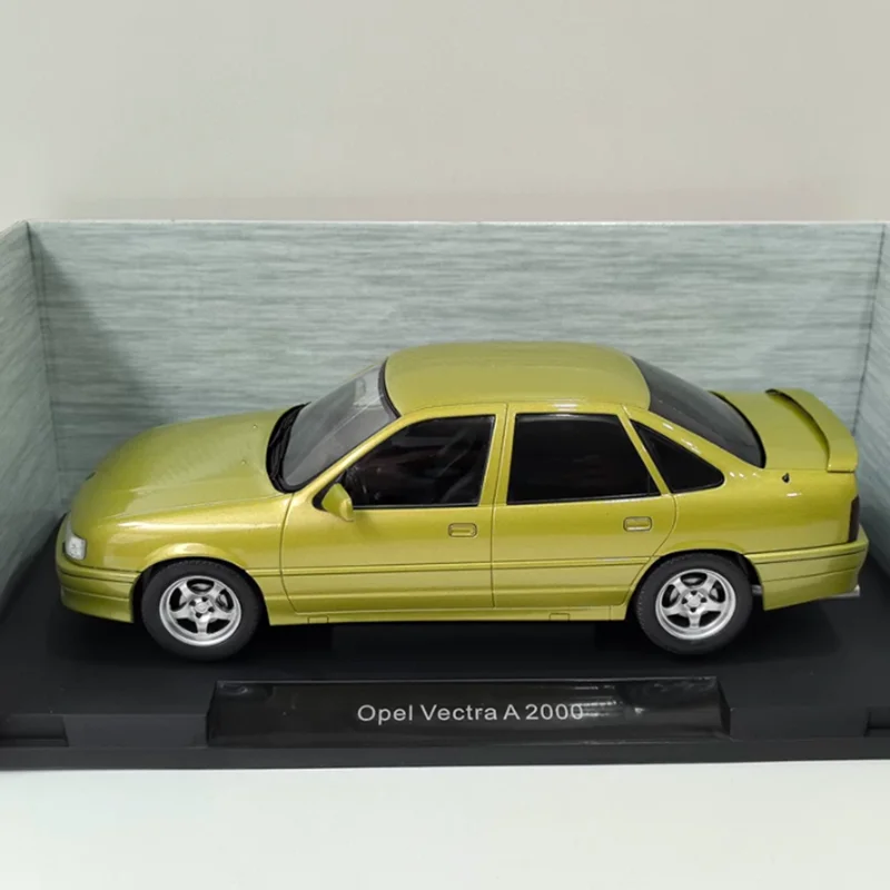 

MCG 1/18 Scale OPEL VECTRA A 2000 Alloy Car Model Static Collection Decorated Holiday Gifts Toys Classic Souvenir Gift