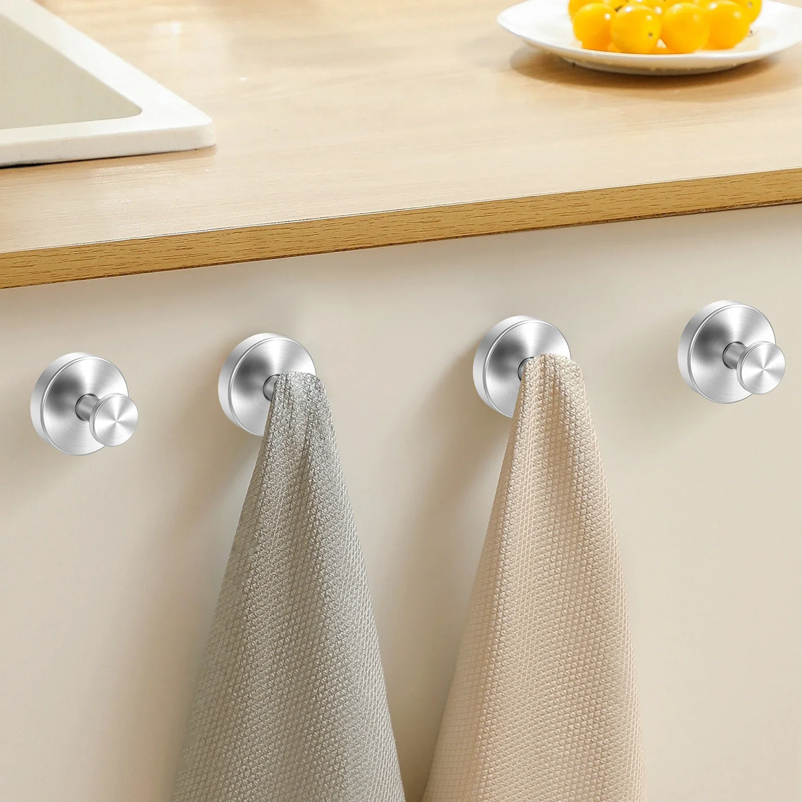 4Pcs Suction Cup Hooks Holds up to 15lbs Suction Hook Reusable Vacuum Cup Hanger Easy to Install Suction Cup Wreath Hook Shower
