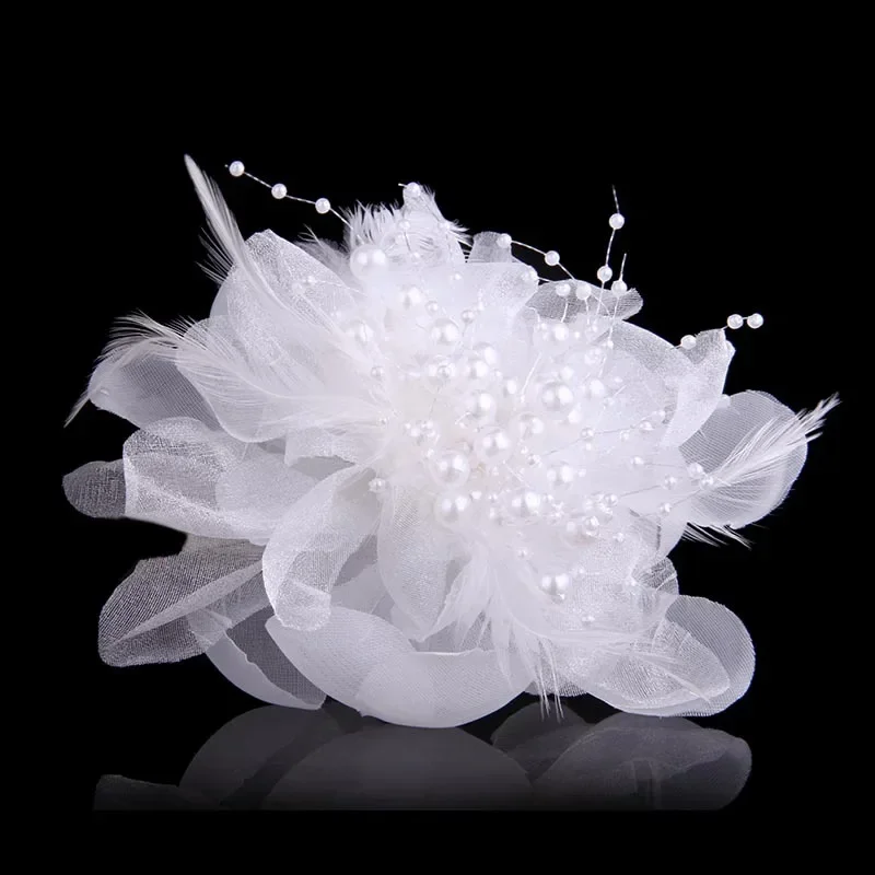 Korean Fashion New Cloth Art Feather Large Fabric Flower Brooch for Women Corsage Lapel Pins and Brooches Clothing Accessories