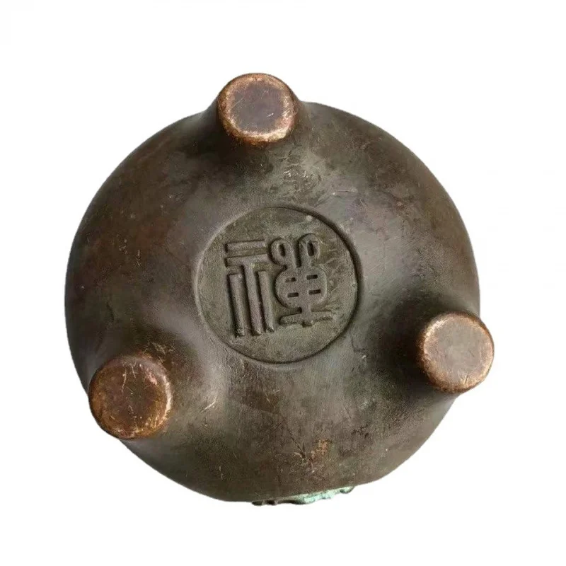 Antique copper thickened bronze , medium-sized three-legged incense burner for home use