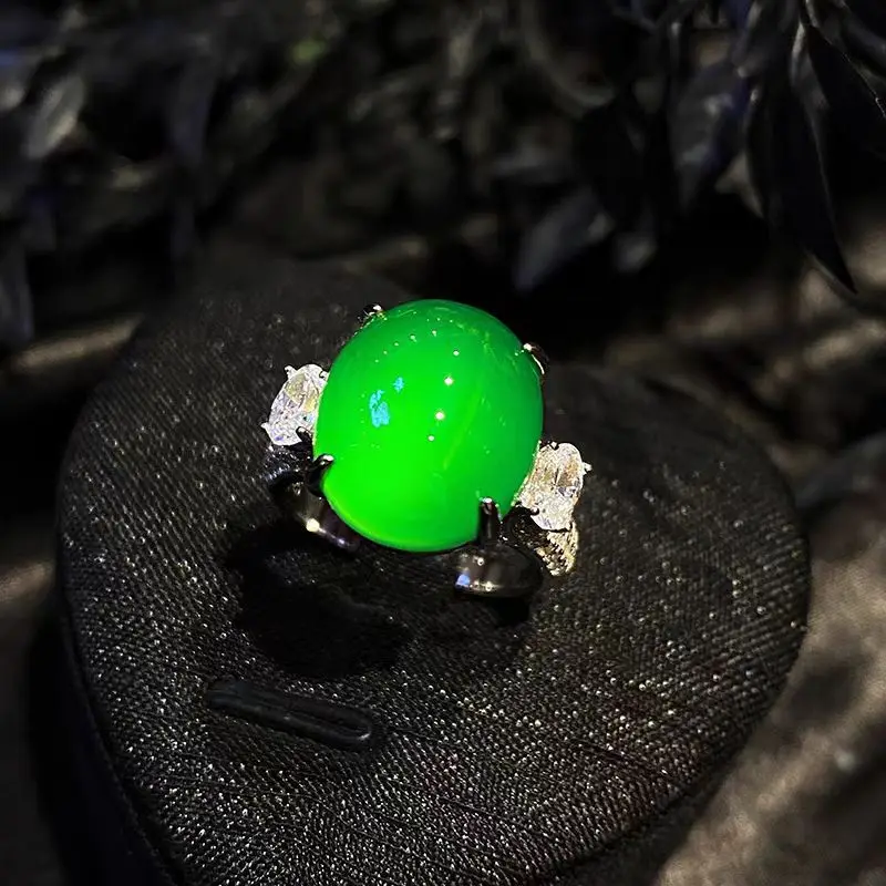 Ice chalcedony for women, jadeite-colored gemstone inlaid with silver, imperial green translucent agate ring jewelry