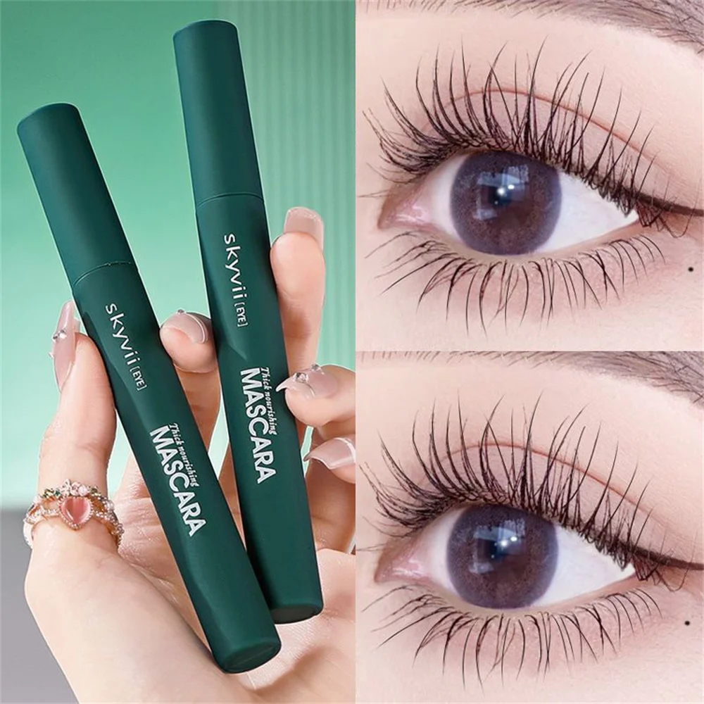 This mascara with a small brush head is waterproof and long-lasting, and can significantly extend the length of eyelashes.