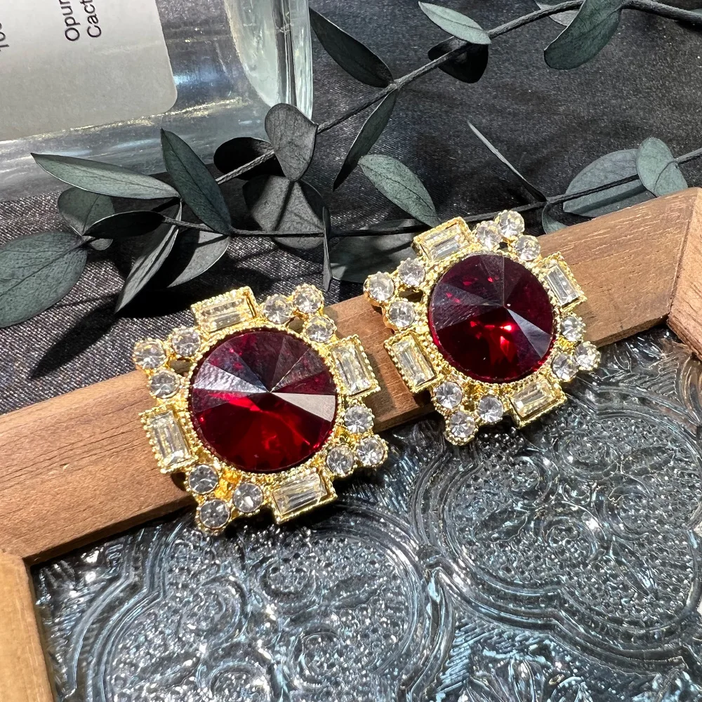 DIY accessories Retro earrings women's niche design sense court style personality heavy industry glazed earrings vintage medieva