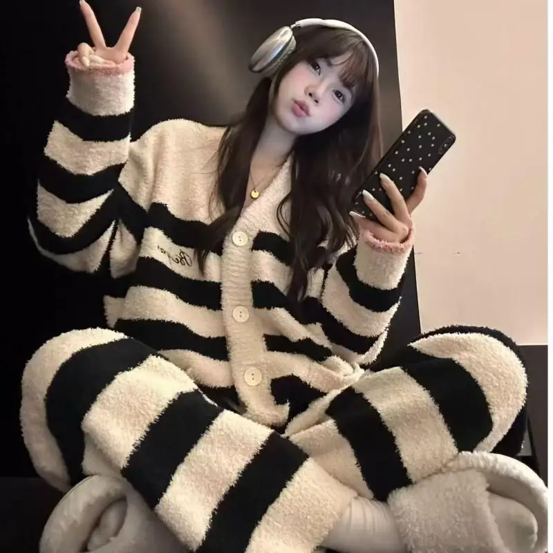 Korean version color blocking Women's pajamas Lazy style long sleeves winter Sleepwear new model coral fleece pants homewear