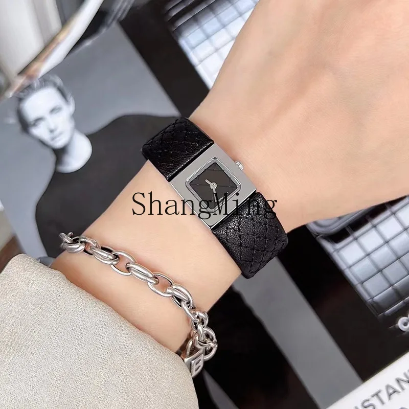 

PYH modern simple new square watch women's small fragrant wind belt simple light luxury diamond belt