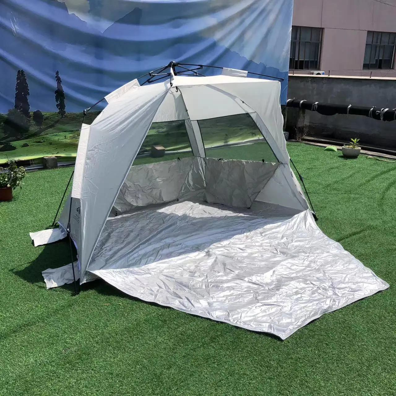 Wide-bodied lightweight camping tent, polyester waterproof and sunscreen material, fiberglass support rod