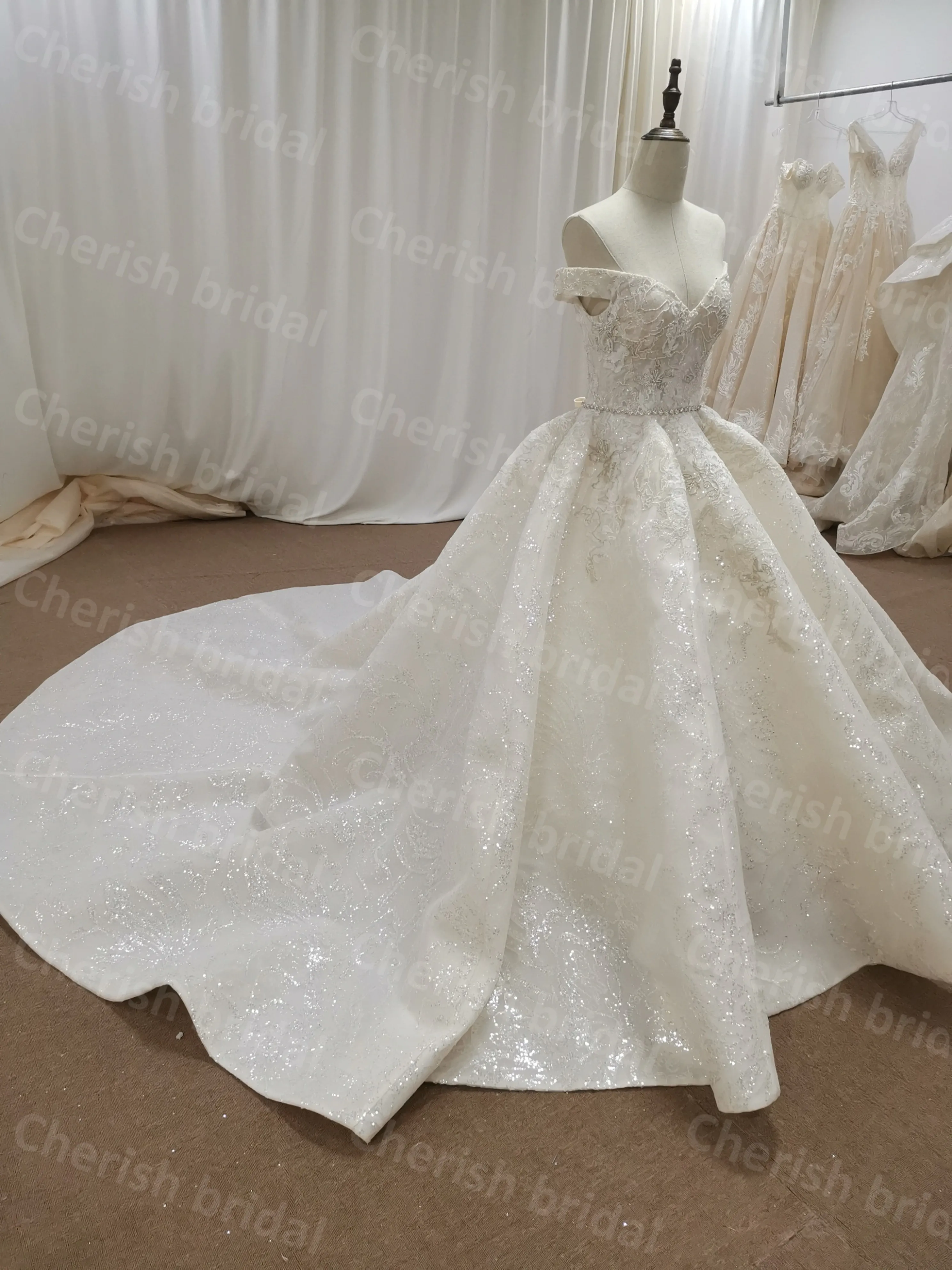 

C5056B Wedding Dress Luxury Handmade Beading Princess Bridal Gown with Beading Sash Off Shoulder Ball Gown Brides Wedding Dresse