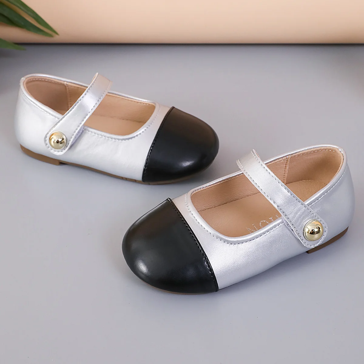 Children Princess Fashion Color Matching Design Shoes Spring and Autumn Fashion Soft Bottom Comfortable Simple Mary Jane Shoes.