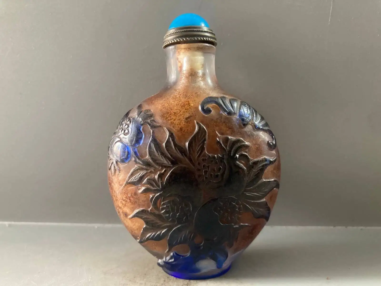 Collect Old Coloured Glaze Hand Carven Bat Pomegranate Peachpattern Snuff Bottle