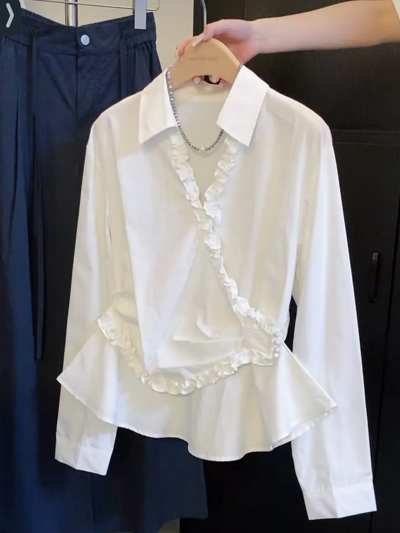 

Ele Long Sve Collar irt Women's Early Spring New Design Waist Cinching Top Wooden Trim French Sle Cotton