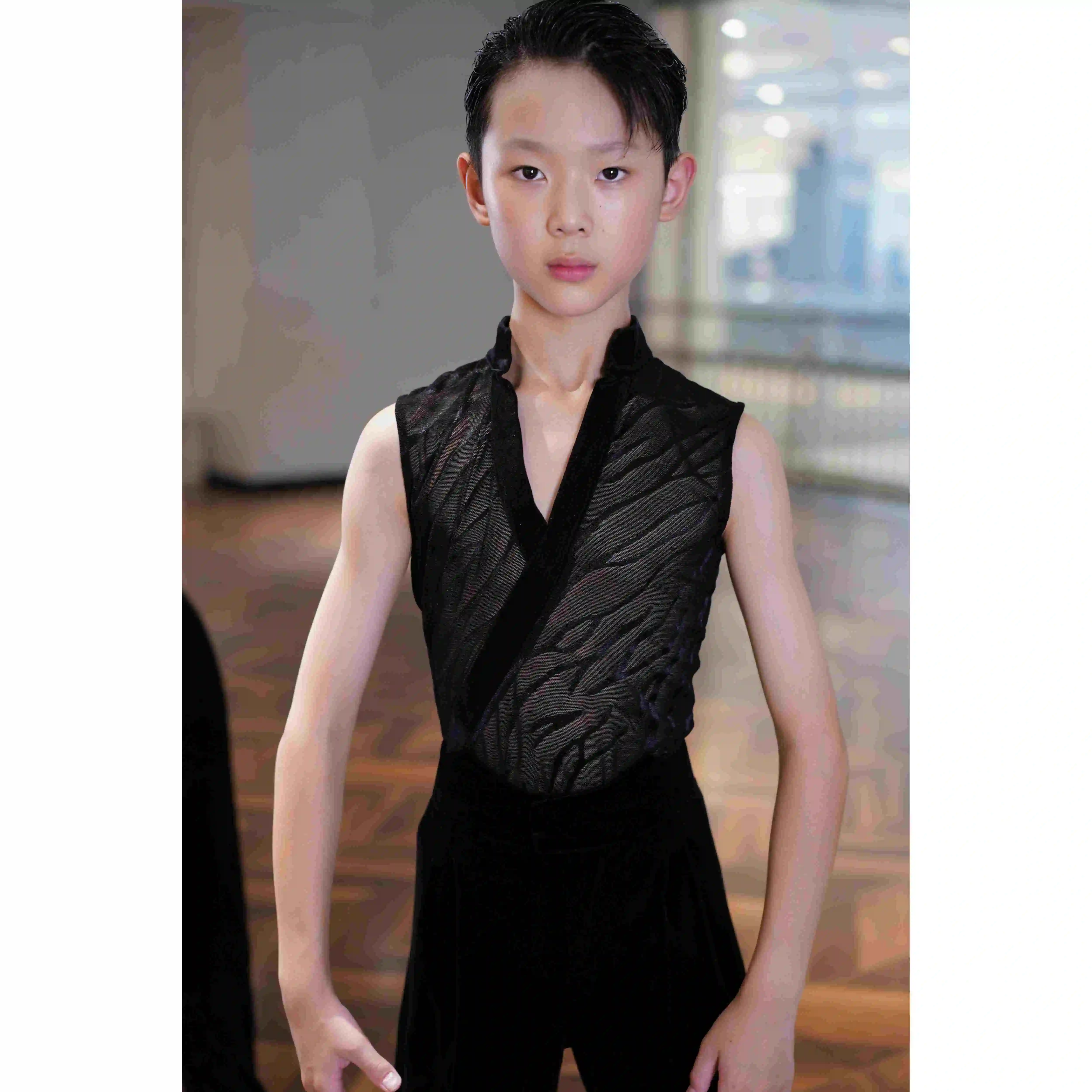 ملابس علوية للرقص اللاتيني للأولاد صيفية شبكية سوداء بدون أكمام ورقبة على شكل V ملابس تدريب تشا تشا رومبا ملابس أداء للرقص DNV24267