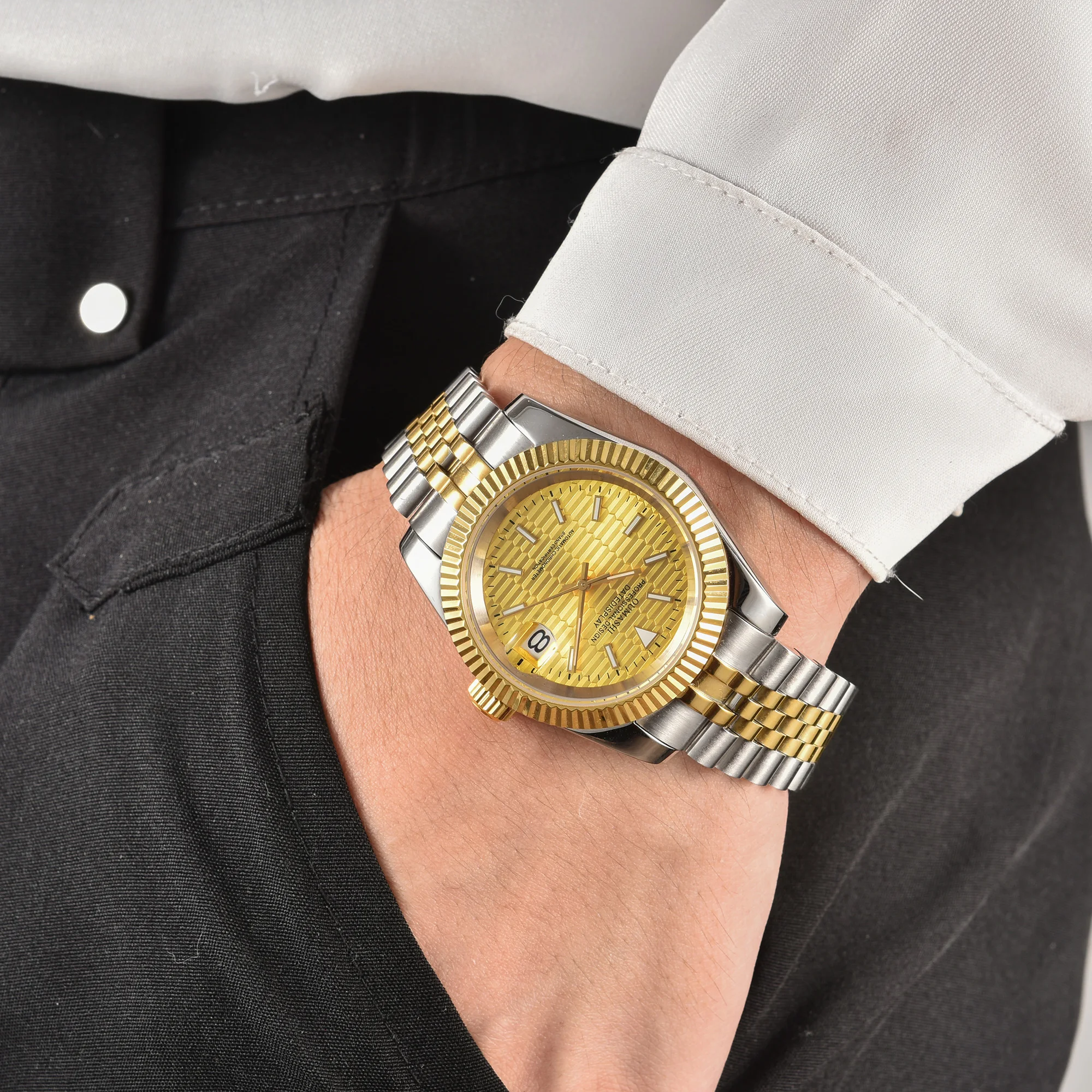 36mm/39mm men's automatic watches with luminous 28.5mm NH35 dial 316L stainless steel bracelet and Japan NH35 automatic movement