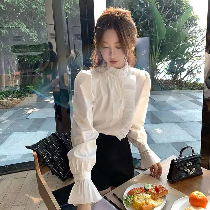 

Белая рубашка во французском стиле ретро для женщин с длинным рукавом и расклешенными рукавами, белая кружевная блузка с съедобным деревом и грибком, элегантная женская одежда