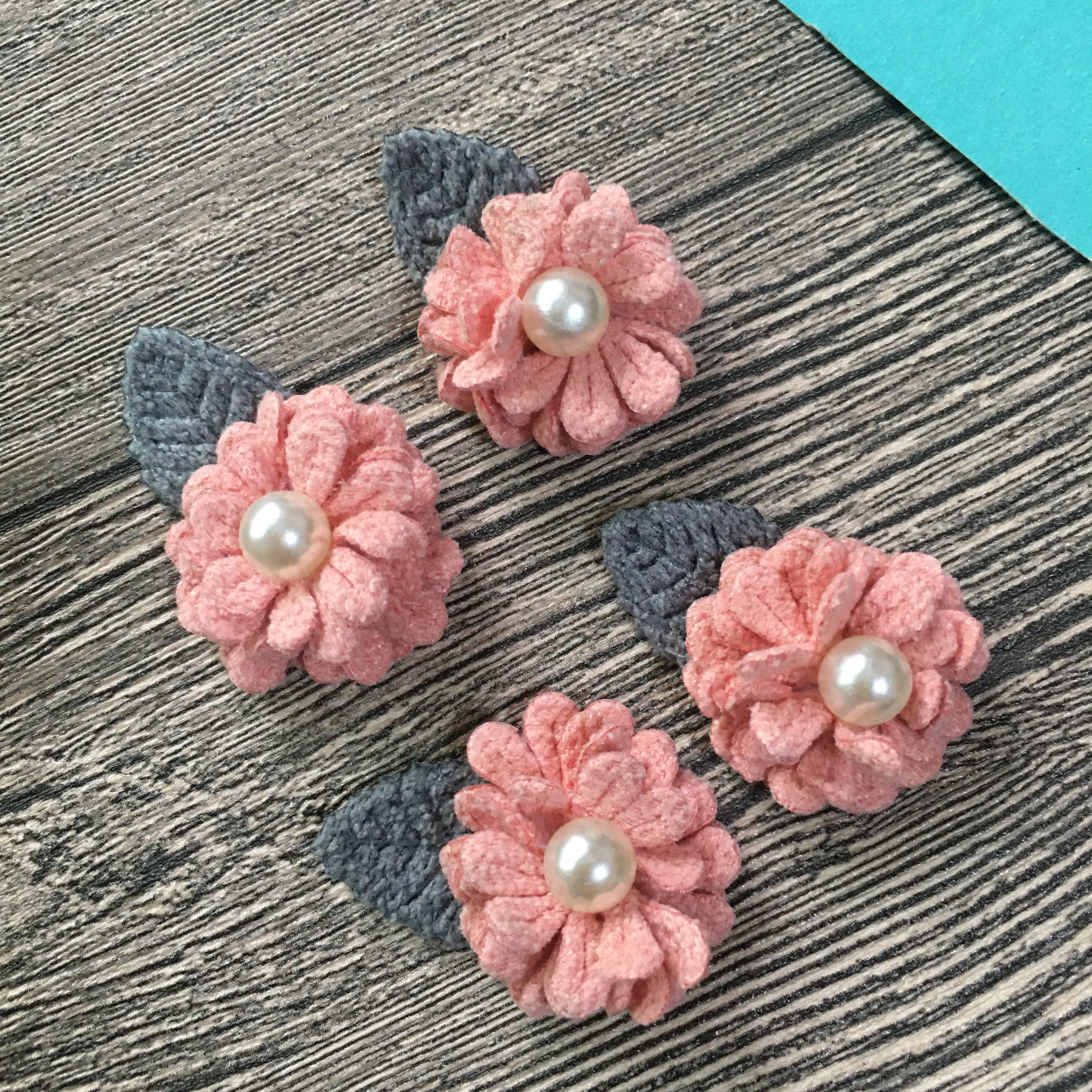 10 Stks/partij Platte Achterkant Mini 1.0 "Breien Bloem Met Parel Voor Diy Accessoires Haar Bloemen Bruiloft Hoeden Broches Huisdecoratie