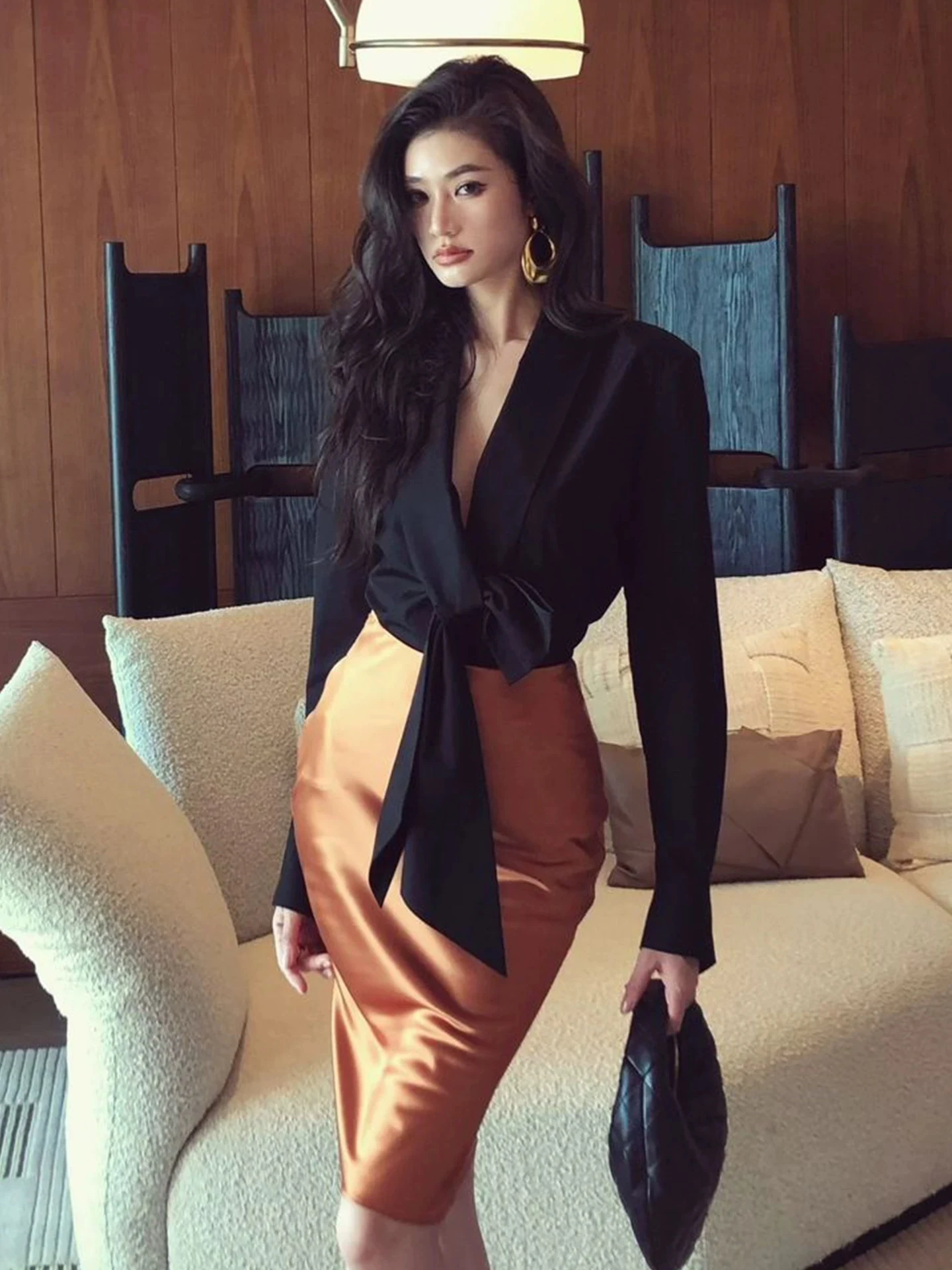 

Женская модная укороченная блузка с V-образным вырезом и 3D-узлом в офисном стиле, из немнущейся полиэстеровой смеси, весна