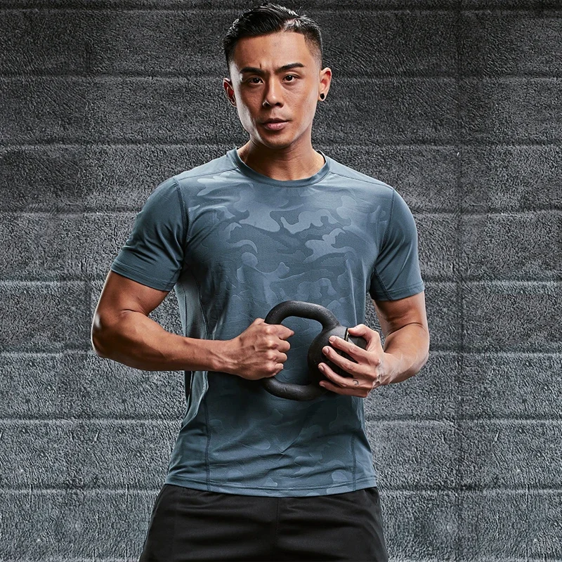 Plue Size Men\'s Ice Silk T-Shirt Fashion Sports Undershirt Thin Slim Shirts Tops Summer O-Neck Short Sleeve Quick Dry Breathable