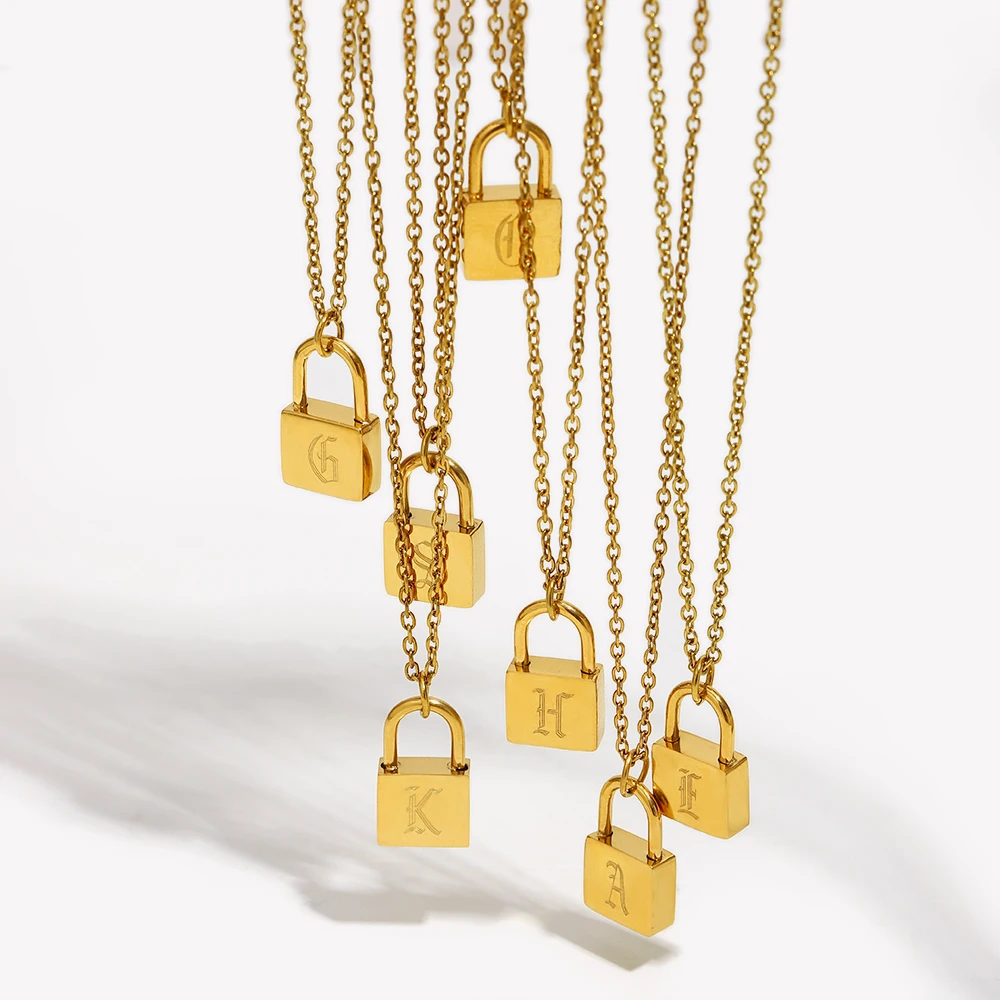 E.B.belle Stainless Steel O-Chain Old English Gold Plated Personalised Lock Necklace Women's Birthday Gift Letter Necklace