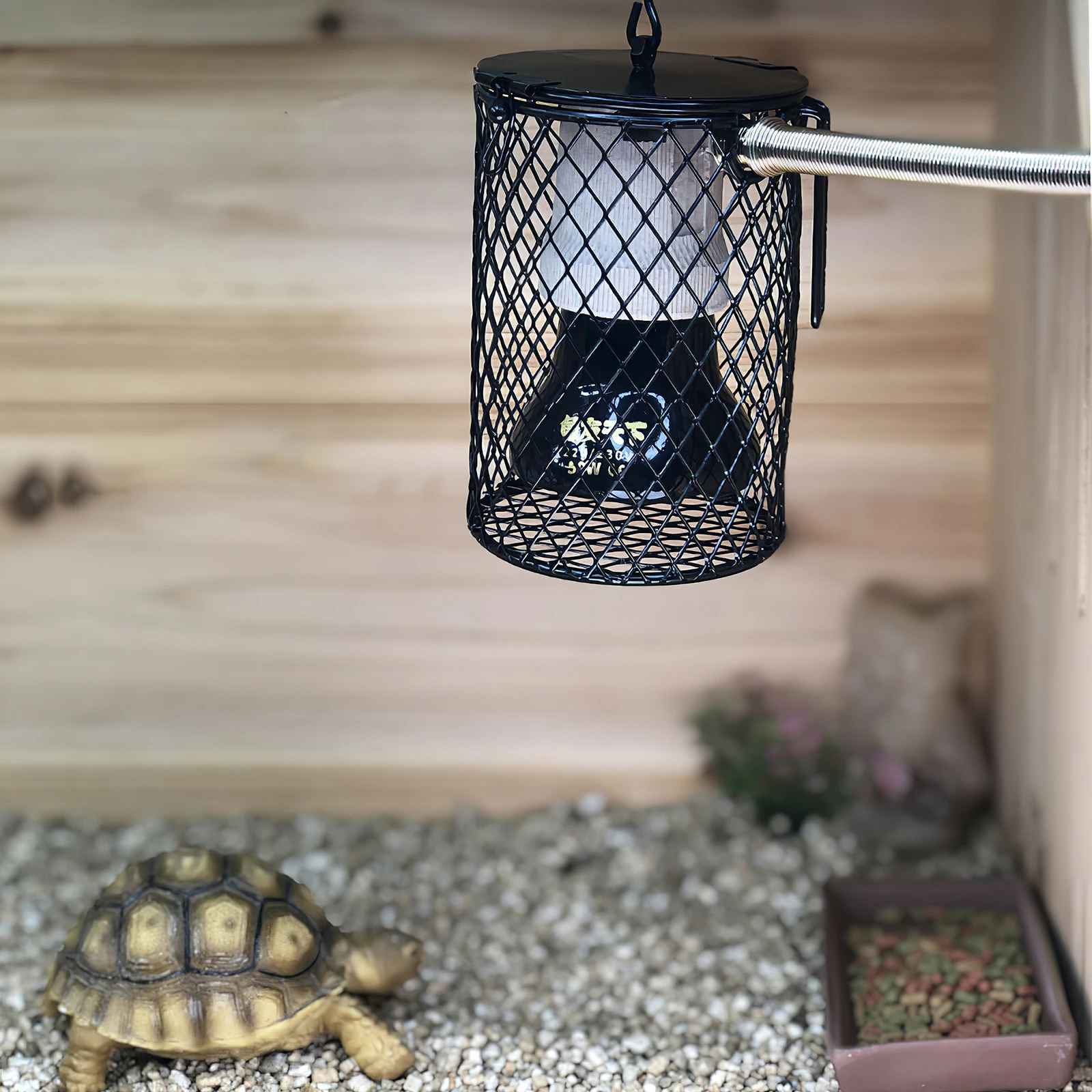 

Heating Lampshade with Anti-Scalding Net for Reptile Cage High Quality Ceramic Material Pet Supplies Heat Dissipation Durable