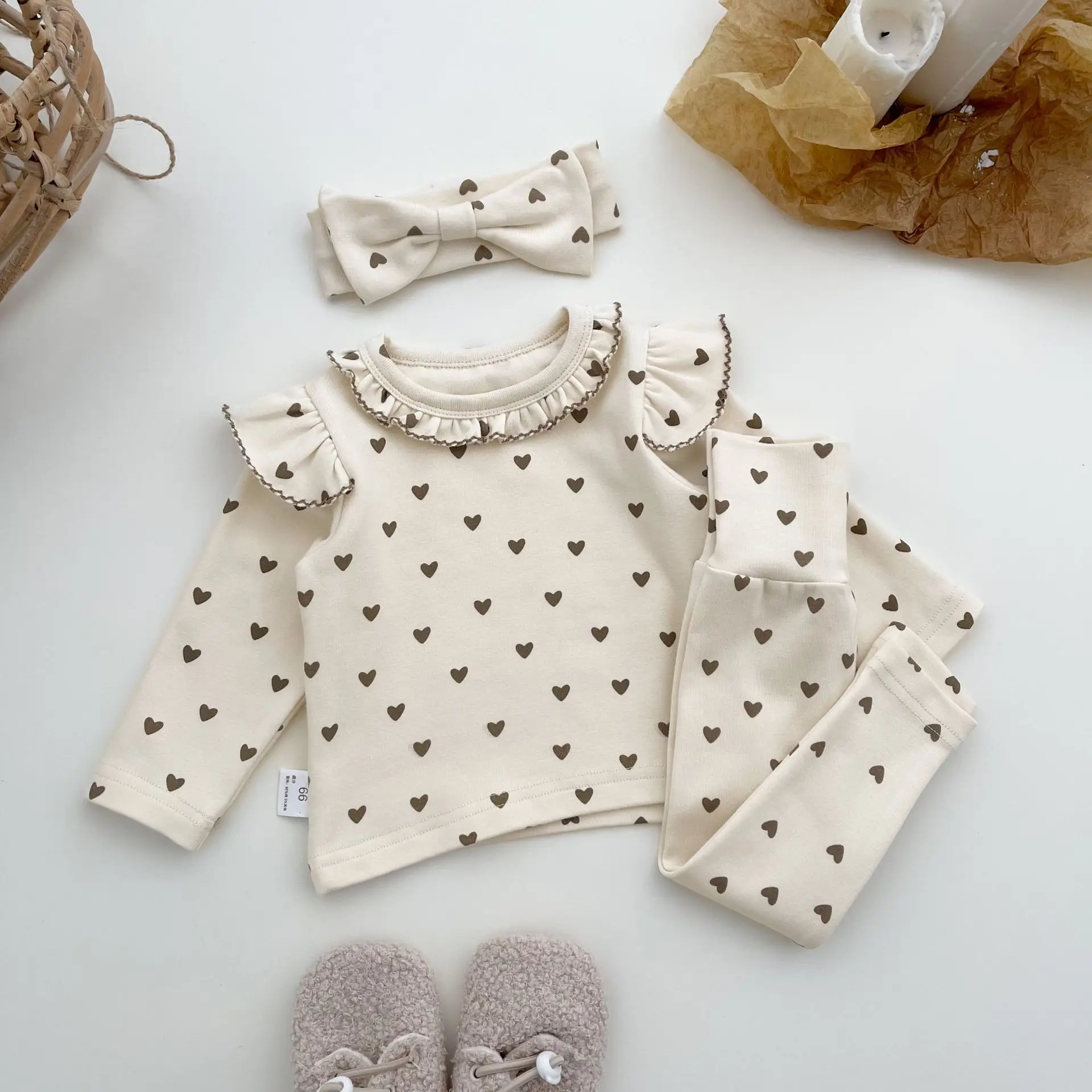 

2025 Autumn New Baby Girl Heart Print Home Clothing Set Infant Toddler Flying Sleeve Tops + Pants + Hat 3pcs Suit Cotton Outfits