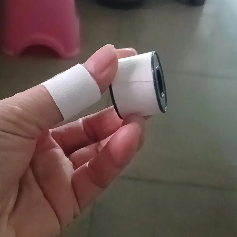 

1 Roll First Aid Hemostatic Adhesive Tape Emergency Styptic Bandage Pressure Sensitive Adhesive Tape 2cm*200cm Patch