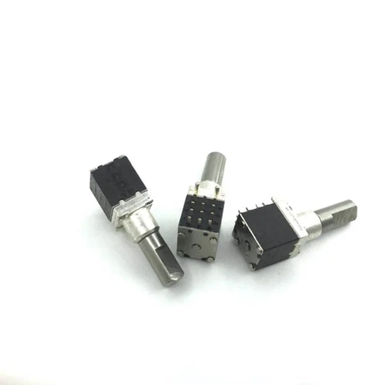 

Потенциометр селектора переключателя канала для Motorola DP4600e DP4601e DP4800e DP4801e DGP8550e DGP5550e P8668I и т. д. рации