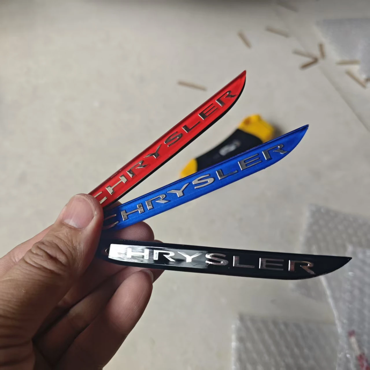 Insignia para emblema delantero, insignia con emblema del maletero trasero para c-hrysler 300C 2005 2006 2007 2008 2009 2010 04805157 68147521, accesorios