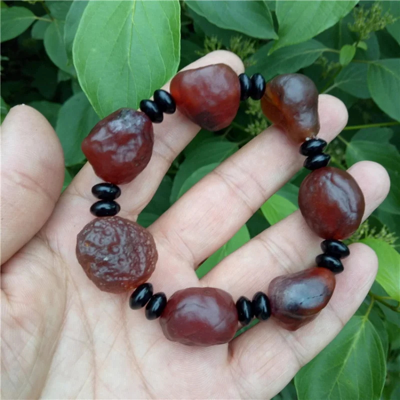 Factory Price Supply Alashan Gobi Raisin Tendon Vein Stone Red Sugar Heart Agate Bracelet