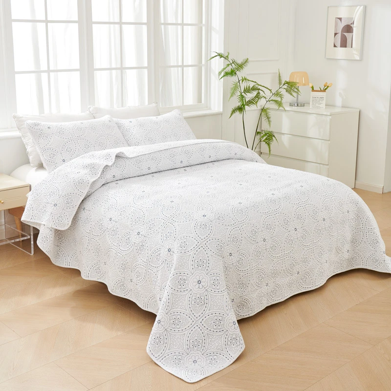 Cotton Embroidered Lightweight Quilted Bedspread European-Style Casual 3Pcs Home Bedding Set Soft Comforter Cover for Bed