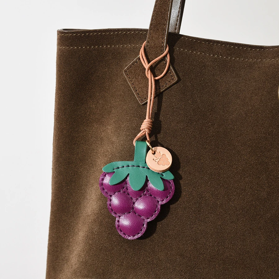 Lovely Hanger Grape Fruit Bag Pendant Handmade Car Keyring Leather Keychain Fashion Creative Bag Charm
